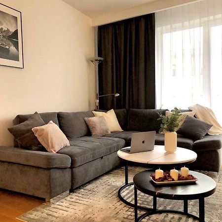 Apartaments Airport Okecie Premium Varsovia Exterior foto